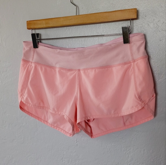 Lululemon Speed Shorts 2.5 Bleached Coral sz.8 - Picture 5 of 16